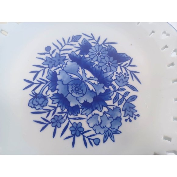 Vtg 9.25" Delf Blue Hand Painted Floral Heart Cutout Lace Edge Decorative - Picture 3 of 9